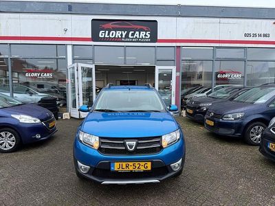 Blauw Gebruikt 2015 Dacia Sandero Lauréate Hatchback | € 6.749 (Iets duurder)