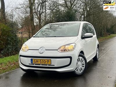 Wit Gebruikt 2015 VW up! Move Hatchback | € 6.975 (Eerlijke prijs)
