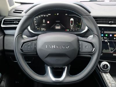 Zwart Gebruikt 2023 Lynk & Co 01 SUV | € 28.394 (Eerlijke prijs)