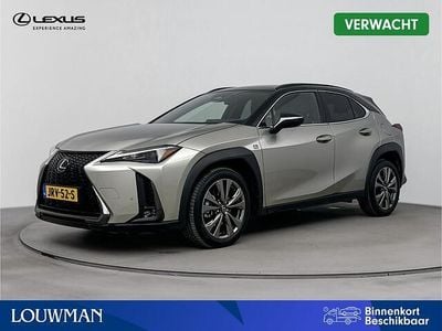 Grijs Occasion 2024 Lexus UX 300h Sport Design Packet SUV | € 44.950