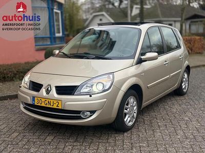 Beige (metallic) Gebruikt 2008 Renault Scénic II MPV | € 4.949 (Duur)