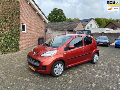 tweedehands Peugeot 107 1.0-12V XR 5 deurs facelift model 184836 km