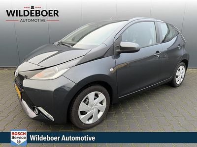 Occasion Toyota Aygo X-play 69 PK (50 kW) 2017 Grijs (metallic) Hatchback
