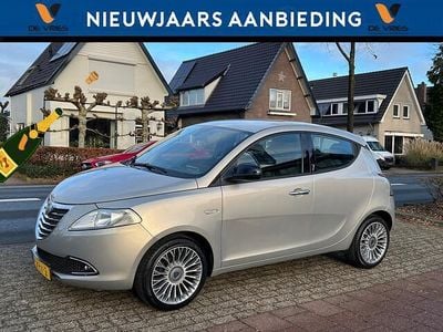Beige (metallic) Gebruikt 2011 Lancia Ypsilon Platinum Hatchback | € 4.490 (Eerlijke prijs)