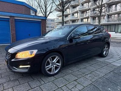 Zwart Occasion 2014 Volvo V60 Summum Stationwagen | € 4.900 (Eerlijke prijs)