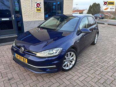 Blauw Occasion 2020 VW Golf VIII Highline Hatchback | € 15.845 (Eerlijke prijs)