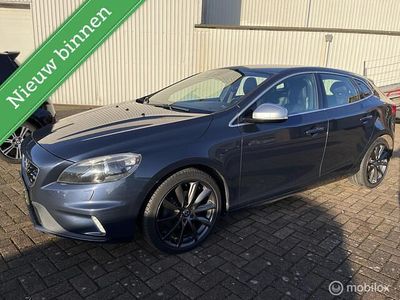 Blauw Gebruikt 2013 Volvo V40 R-Design Hatchback | € 4.700 (Eerlijke prijs)