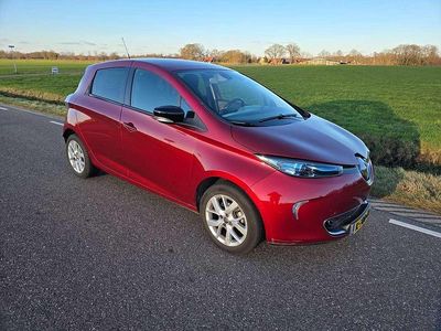 Rood (metallic) Occasion 2019 Renault Zoe LIMITED Hatchback | € 10.490 (Eerlijke prijs)