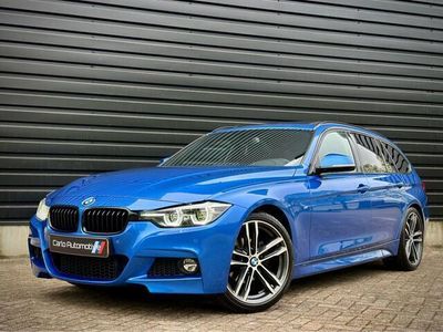 Blauw / estorilblau 2 metallic (b45) Gebruikt 2018 BMW 320 M Sport Stationwagen | € 24.950 (Eerlijke prijs)