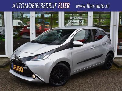 tweedehands Toyota Aygo 1.0 VVT-i X-Play | PDC | Camera | LM | LED | Orig. NL |