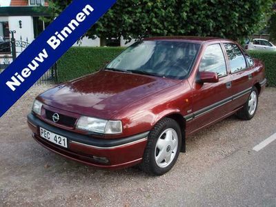 Rood, metallic lak Occasion 1995 Opel Vectra Sedan | € 7.750