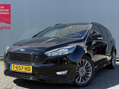 Zwart Occasion 2018 Ford Focus ST-Line Stationwagen | € 10.899 (Eerlijke prijs)