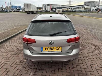Grijs Gebruikt 2017 VW Passat R Stationwagen | € 9.950 (Iets duurder)