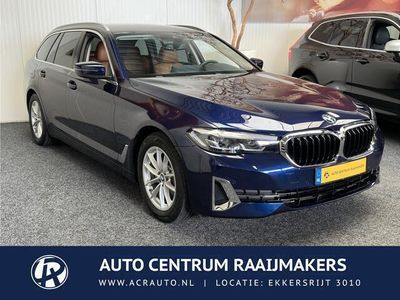 tweedehands BMW 518 5-SERIE Touring d High Executive LEDER NAVIGATIE CRUISE CONTROL APPLE CARPLAY/ANDROID BLUETOOTH TELEFOON MEDIA VOORBEREIDING ACHTERUITRIJCAMERA ZEER MOOI !! LOCATIE 3010 COEN