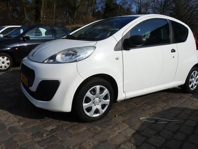 Wit Gebruikt 2012 Peugeot 107 Access Hatchback | € 2.295 (Eerlijke prijs)