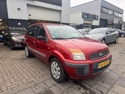 Occasion Ford Fusion 80 PK (58 kW) 2007 Rood Hatchback