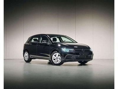 Zwart Gebruikt 2024 VW Golf Life Sedan | € 27.950 (Super prijs)