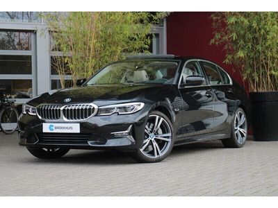 tweedehands BMW 330e 3-serieHigh Executive 292 pk | Head-Up Display | Schuifdak | BLIS | Apple CarPlay/Android Auto | Cruise Control | Memory Seat | Pa