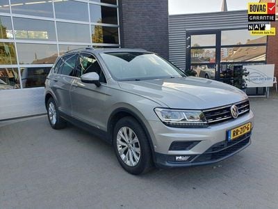 Beige (metallic) Occasion 2018 VW Tiguan Comfortline SUV | € 20.000 (Eerlijke prijs)