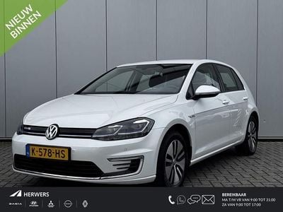 Oryx white pearl Occasion 2020 VW e-Golf Hatchback | € 13.435 (Super prijs)