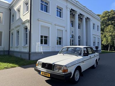 Wit Gebruikt 1984 Volvo 240 Sedan | € 7.400