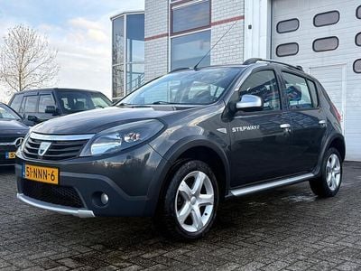 Grijs Occasion 2010 Dacia Sandero Stepway Hatchback | € 3.799 (Eerlijke prijs)