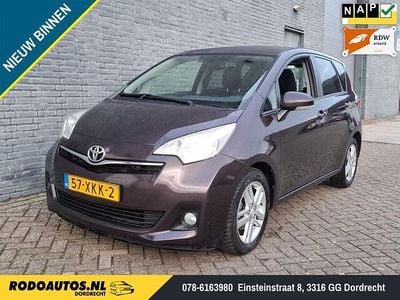 Paars (metallic) Occasion 2012 Toyota Verso-S MPV | € 3.999 (Eerlijke prijs)