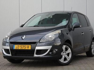 Grijs Gebruikt 2011 Renault Scénic III Expression MPV | € 5.499 (Eerlijke prijs)