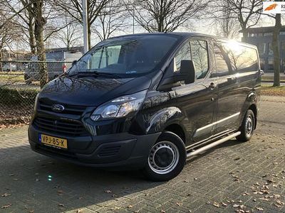 Zwart (metallic) Gebruikt 2015 Ford Transit Custom Trend Van | € 8.950 (Iets duurder)