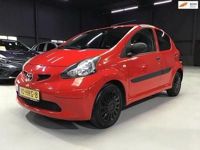 Rood Occasion 2009 Toyota Aygo Hatchback | € 2.699 (Goede deal)