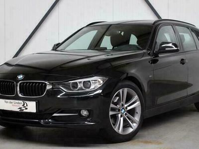 Zwart Occasion 2013 BMW 316 Executive Stationwagen | € 14.999 (Duur)
