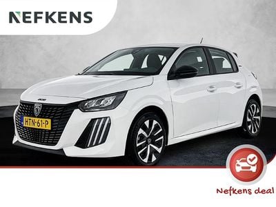 Wit Nieuw 2025 Peugeot 208 Style Hatchback | € 24.925 (Super prijs)