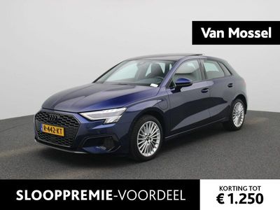 Blauw (metallic) Gebruikt 2022 Audi A3 Sportback e-tron Advanced Hatchback | € 26.900 (Goede deal)