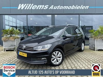Zwart, metallic lak Occasion 2018 VW Touran Highline MPV | € 20.950 (Eerlijke prijs)