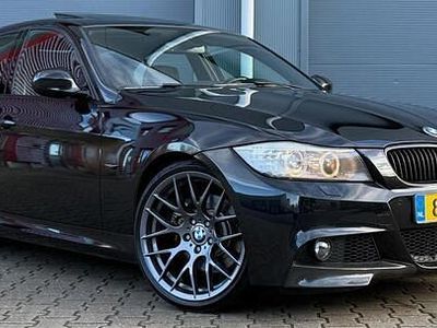 Zwart (metallic) Occasion 2011 BMW 330 M Sport Sedan | € 13.950 (Iets duurder)