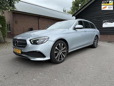 Grijs Gebruikt 2023 Mercedes 300 Luxury Stationwagen | € 16.950