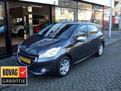 Grijs Gebruikt 2015 Peugeot 208 Style Hatchback | € 8.150 (Iets duurder)