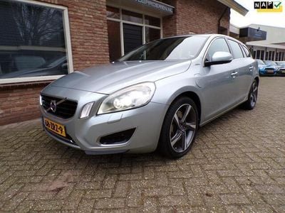 Grijs, metallic lak Gebruikt 2013 Volvo V60 Summum Stationwagen | € 5.950 (Eerlijke prijs)