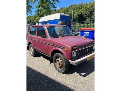 Rood Gebruikt 2004 Lada niva SUV | € 2.150