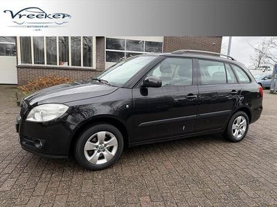Zwart (parellak) Gebruikt 2009 Skoda Fabia Elegance Stationwagen | € 4.945 (Duur)
