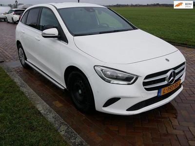 Wit Occasion 2021 Mercedes 200 MPV | € 8.699