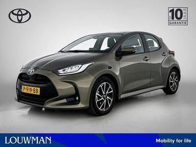 Groen metallic Occasion 2022 Toyota Yaris Hatchback | € 18.445 (Eerlijke prijs)
