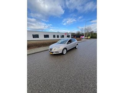 Occasion Lancia Delta 120 PK (88 kW) 2010 Beige (metallic) Hatchback