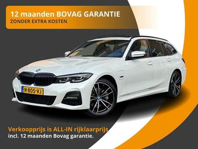 Wit Occasion 2022 BMW 320 Executive Stationwagen | € 28.400 (Iets duurder)