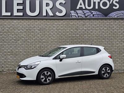Wit Occasion 2013 Renault Clio IV Expression Hatchback | € 7.150 (Eerlijke prijs)