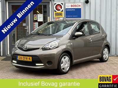 Occasion Toyota Aygo 68 PK (50 kW) 2012 Bruin (metallic) Hatchback