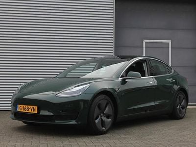 Rood (metallic) Gebruikt 2019 Tesla Model 3 Long Range AWD Sedan | € 21.999 (Goede deal)