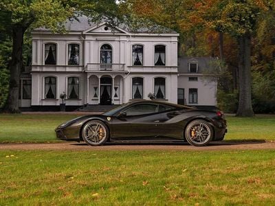 Zwart (metallic) Gebruikt 2016 Ferrari 488 Coupé | € 239.500 (Iets duurder)