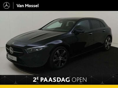 Nieuw Mercedes A180 Luxury 136 PK (100 kW) 2025 Grijs Hatchback