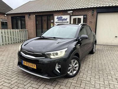 Zwart (metallic) Occasion 2021 Kia Stonic SUV | € 14.450 (Goede deal)